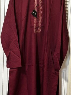 Pakistani Junaid Jamshed Men's Embroidered Maroon Kurta Shirt in M Regular Fit